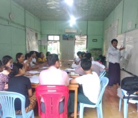 .Social Vision Microfinance Co., Ltd ဝမ်းတွင်းရုံးမှ ဝန်ထမ်းများအား ငွေကြေးခဝါချမှုနှင့်အကြမ်းဖက်မှုကို တိုက်ဖျက်ရေးဆိုင်ရာ အသိပညာပေးသင်တန်းပေးနေခြင်း